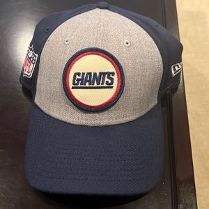 Small/medium New York Giants baseball hat.